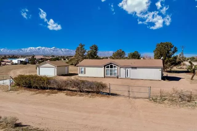 10284 Barada Rd, Oak Hills, CA 92344