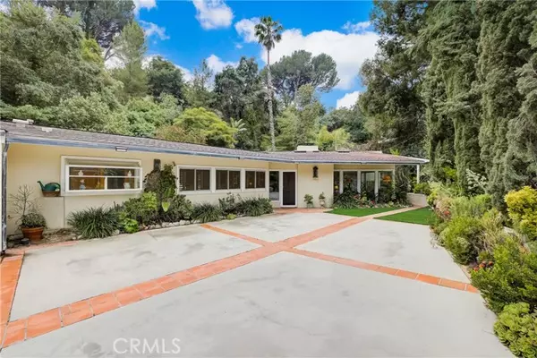 9466 Hidden Valley PL, Beverly Hills, CA 90210