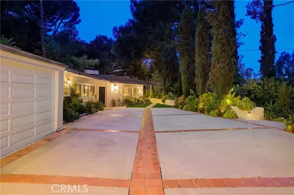 Beverly Hills, CA 90210,9466 Hidden Valley PL