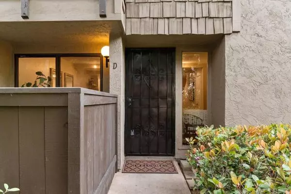 La Jolla, CA 92037,8342 Via Sonoma D