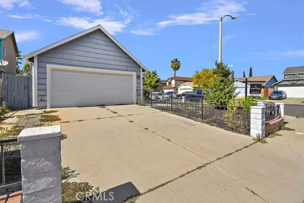 Bloomington, CA 92316,938 Manzanita ST