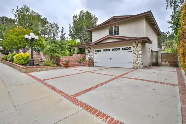 Newhall, CA 91321,26341 Torreypines DR