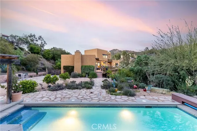 26050 Mulholland, Calabasas, CA 91302