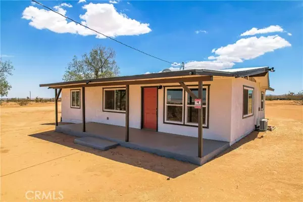 60221 Stearman RD, Landers, CA 92285