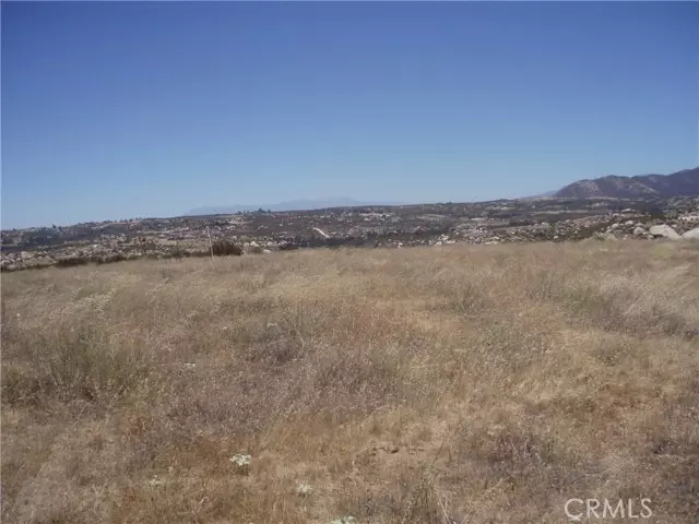 6 Avenida Sierra Rojo, Hemet, CA 92544