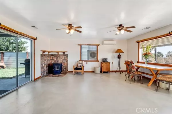 Landers, CA 92285,950 Single Tree RD