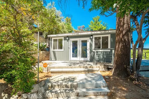 Sunland, CA 91040,10228 Sunland BLD