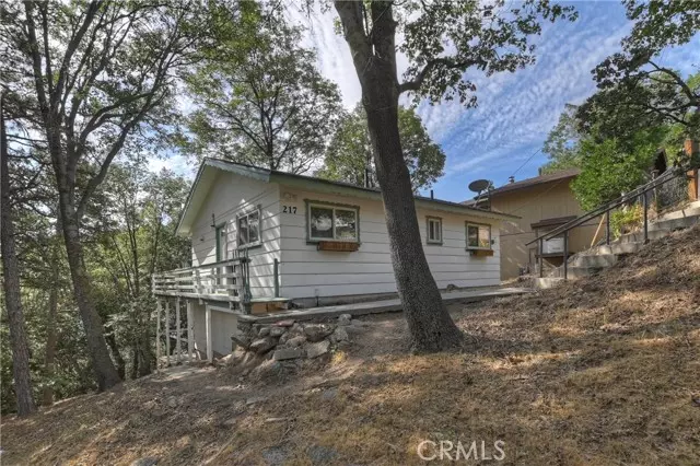 217 Wylerhorn DR, Crestline, CA 92325