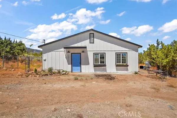 10011 Desert View Rd, Pinon Hills, CA 92372