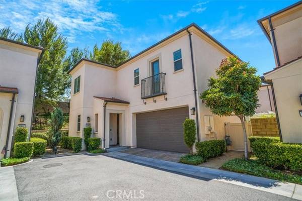 21860 Moveo DR, Saugus, CA 91350