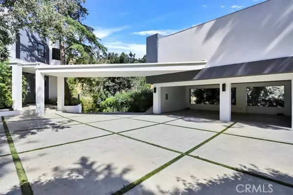 Los Angeles, CA 90046,2341 Zorada CT