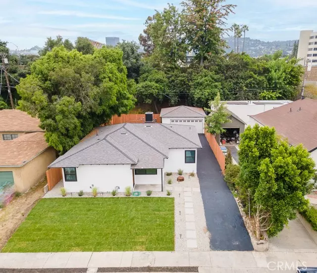 10804 Sarah ST, Toluca Lake, CA 91602