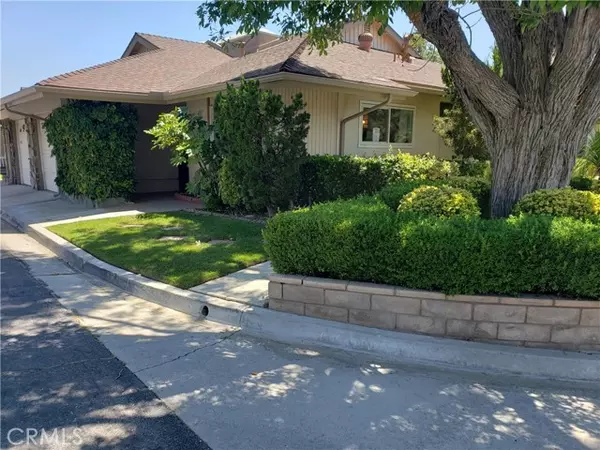 Newhall, CA 91321,26800 Oak Garden CT