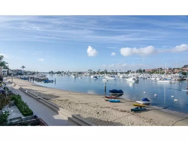 711 N Bayfront, Newport Beach, CA 92662