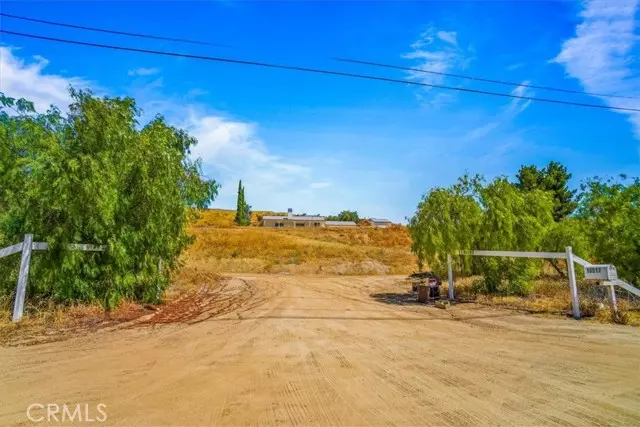 10517 Sierra, Agua Dulce, CA 91390