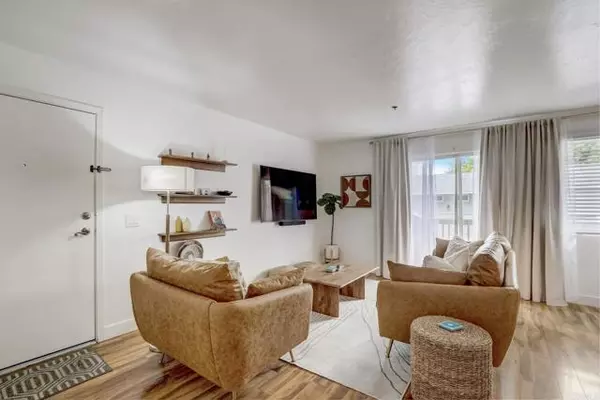 Encinitas, CA 92024,105 Mangano CIR