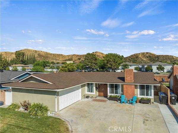 28126 Alaminos DR, Saugus, CA 91350