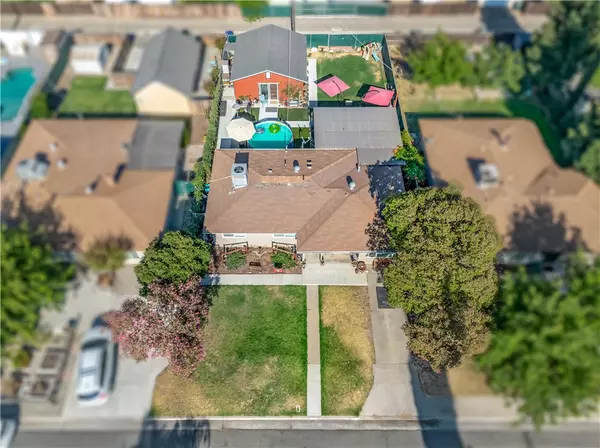 Clovis, CA 93612,321 Cherry LN