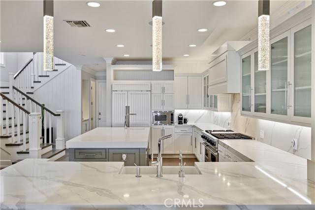 Newport Beach, CA 92661,1807 E Bay AVE