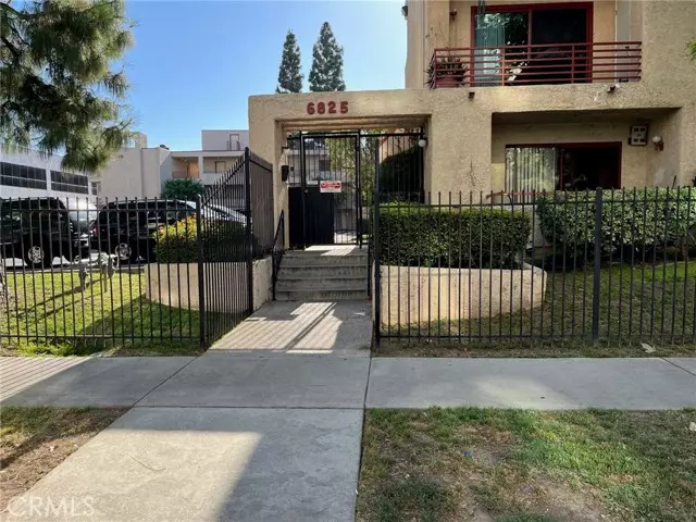 6825 Alabama AVE 111, Canoga Park, CA 91303