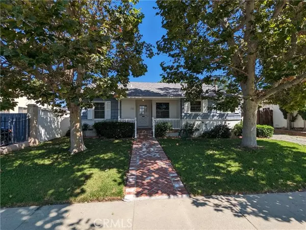 17057 Cantara ST, Lake Balboa, CA 91406