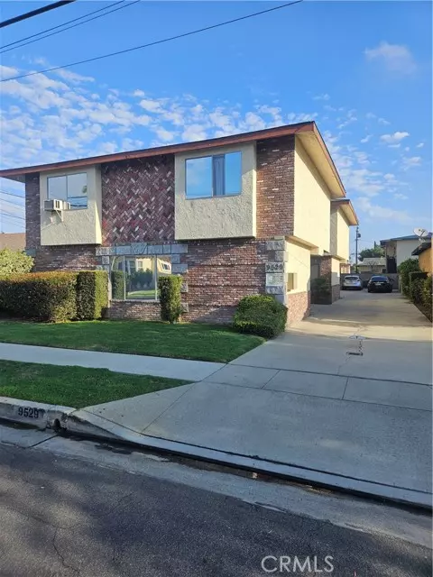 Bellflower, CA 90706,9529 Olive ST