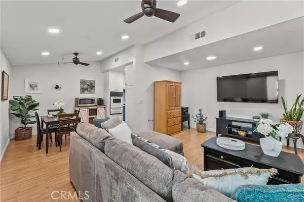 Newhall, CA 91321,19203 Avenue Of The Oaks B