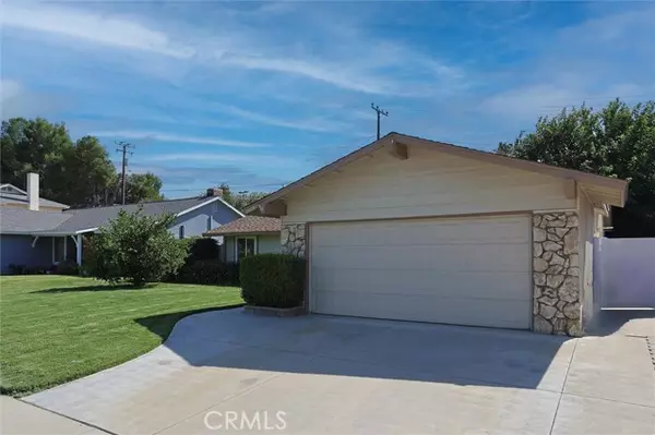 Newhall, CA 91321,24637 Fourl RD