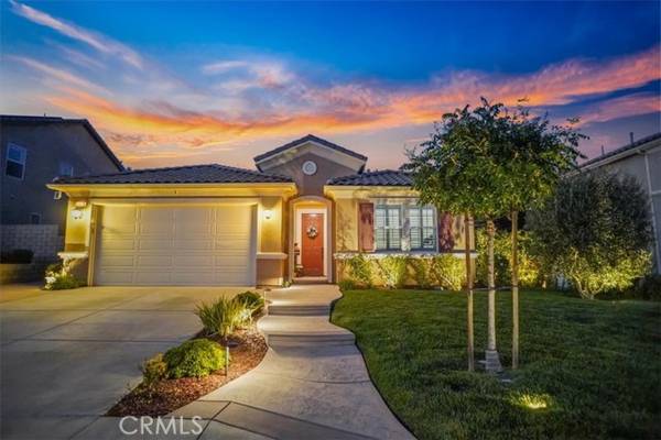 19613 Griffith DR, Saugus, CA 91350