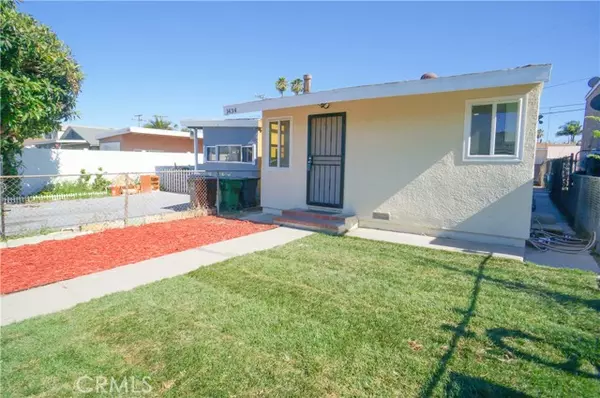 Compton, CA 90220,1434 W 153rd ST