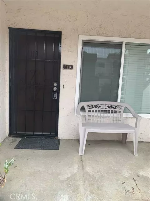 Vista, CA 92083,119 Candice PL