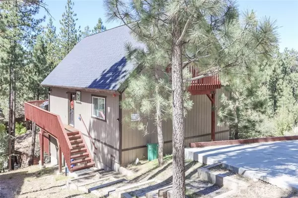 Big Bear City, CA 92314,317 Hilltop LN