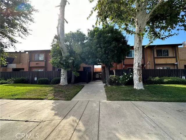 8435 Burnet AVE 302, North Hills, CA 91343