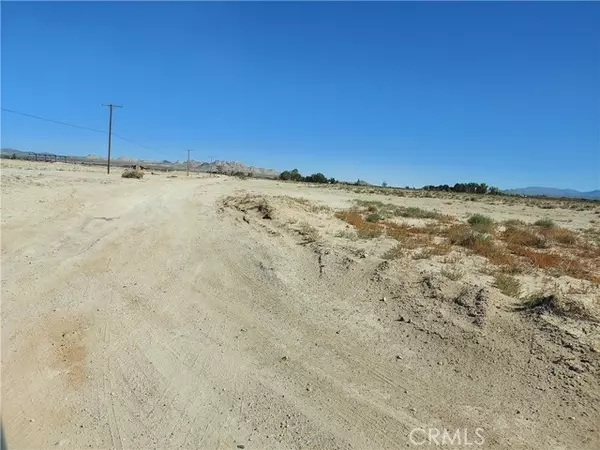 Lucerne Valley, CA 92356,0 Locust Parcel #0450-024-01 AVE