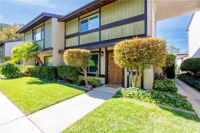 8806 1/2 Wyngate ST, Sunland, CA 91040