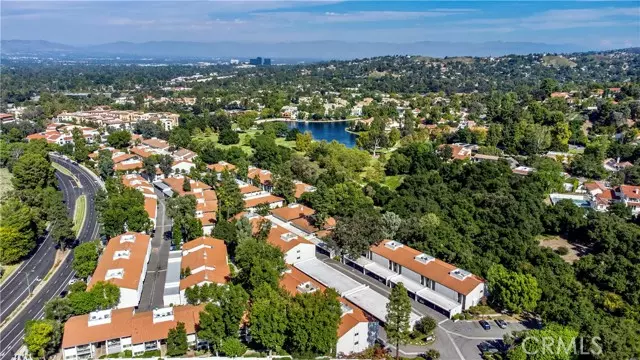23677 Park Capri 20, Calabasas, CA 91302