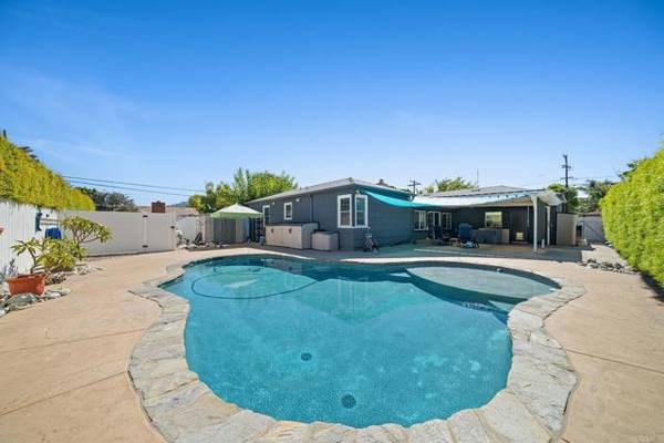 5010 Randlett DR, La Mesa, CA 91942