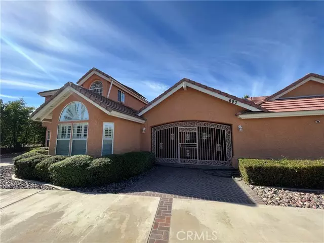 693 Bradbury DR, Redlands, CA 92374