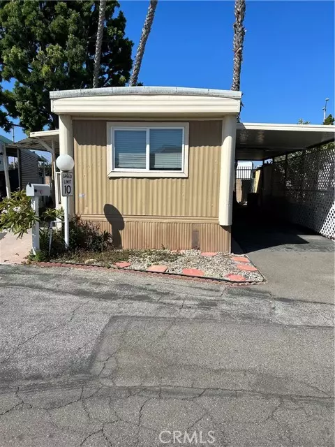 Hawaiian Gardens, CA 90716,12550 E Carson ST 155