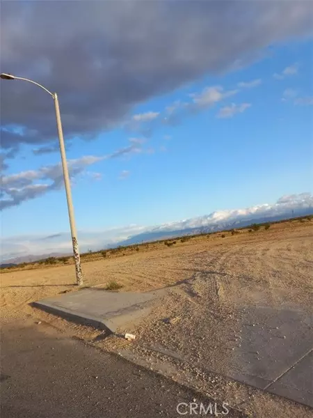 0 throuoise RD, Adelanto, CA 92301