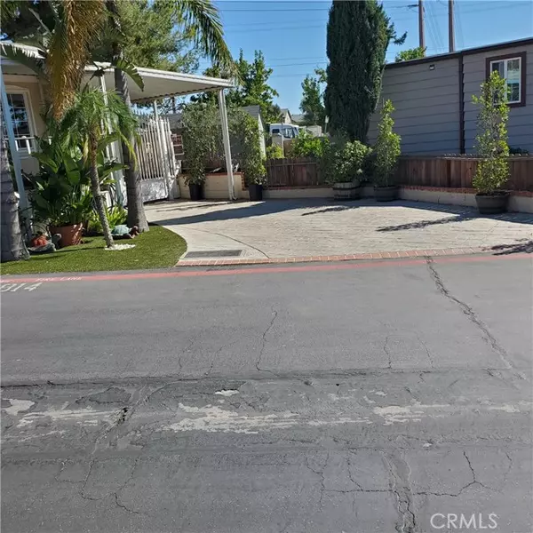 Sylmar, CA 91342,12401 Filmore ST 814