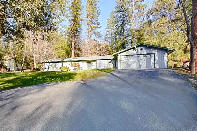 43099 E Sugar Pine DR, Oakhurst, CA 93644