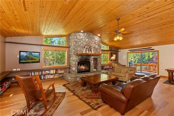 Big Bear Lake, CA 92315,1149 Club View DR