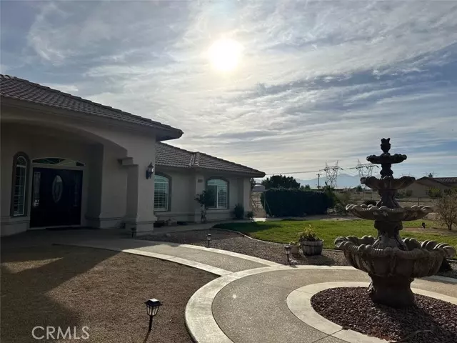 13071 Farmington ST, Oak Hills, CA 92344