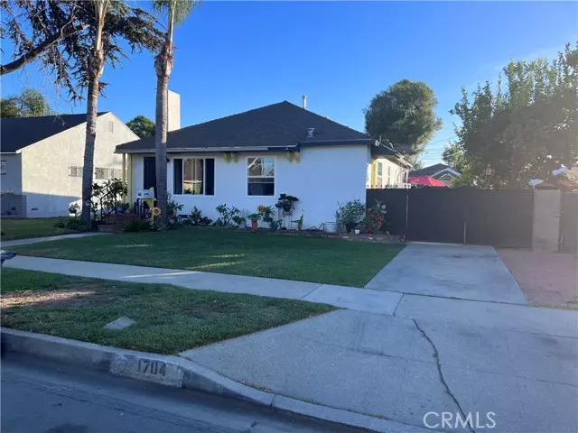 Compton, CA 90221,1704 E Killen PL