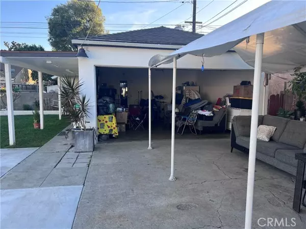 Compton, CA 90221,1704 E Killen PL