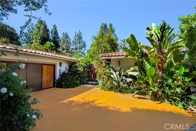 Tarzana, CA 91356,4900 Calvin AVE