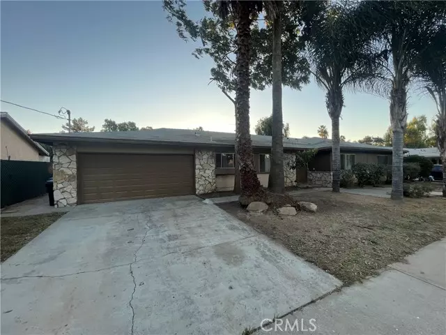 7810 Vanalden AVE, Reseda, CA 91335