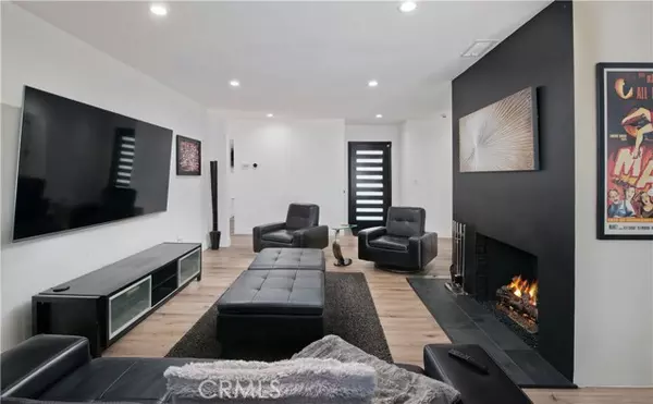 Tarzana, CA 91335,6308 Calvin AVE