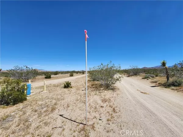 Lucerne Valley, CA 92356,2 AC Foothill RD